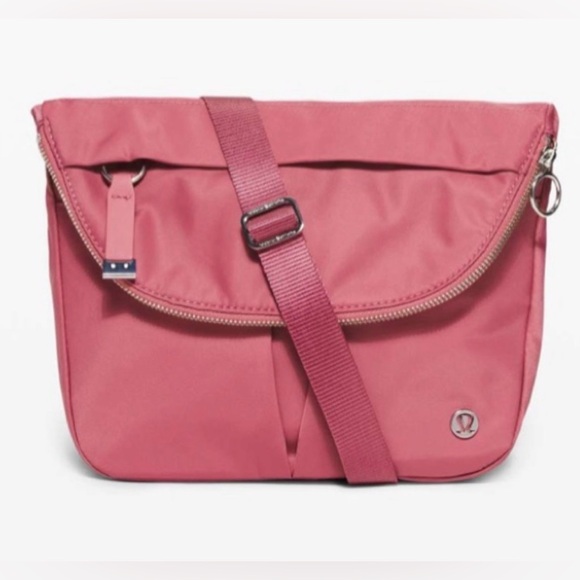 lululemon athletica Handbags - Lululemon Athletica All Night Festival Bag 5L